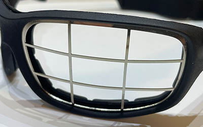 Schutzbrille mit Gitter